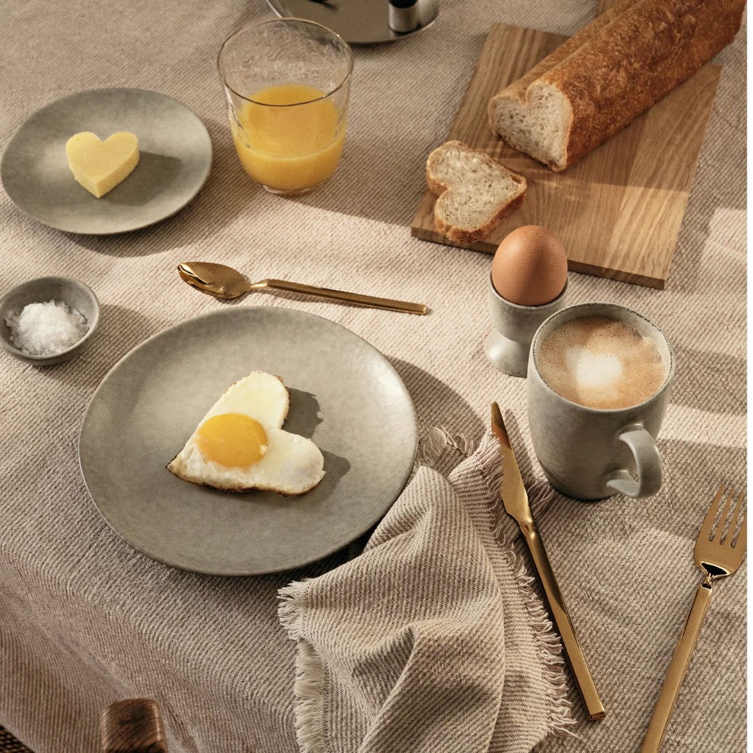 rustic table setting with nordic marsh crockery from BROSTE Copenhagen
